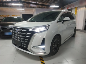 腾势D9 2022款 DM-i 970 四驱尊荣型