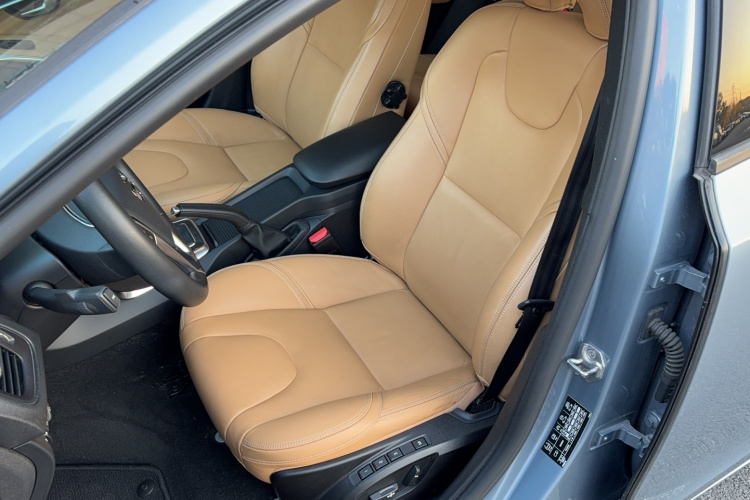 沃尔沃V40 2017款 T3 智逸版局部细节19