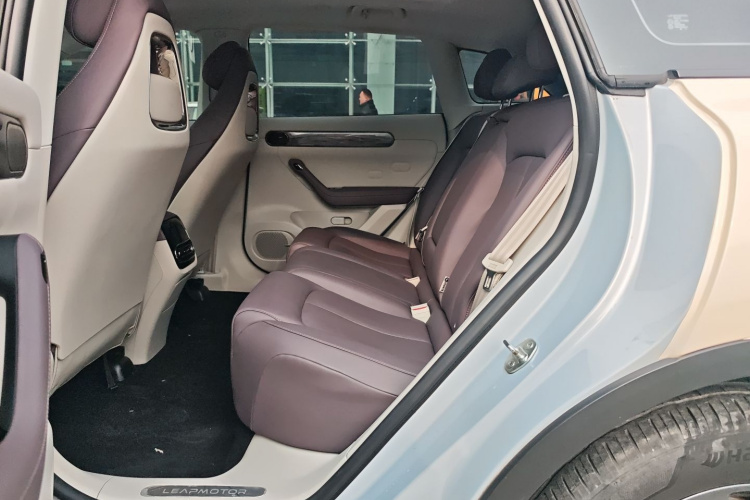 零跑汽车 零跑C11 2023款 增程 300智享版中控内饰7004