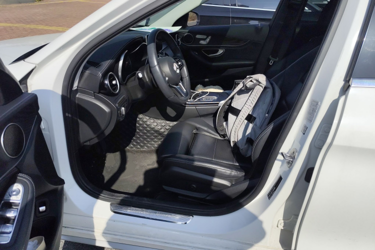 奔驰C级 2019款 C 260 L 运动版中控内饰19