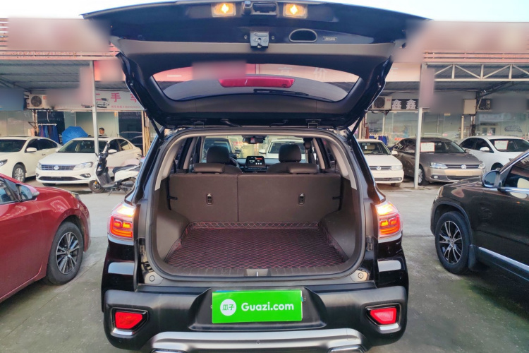 起亚 智跑 2018款 2.0L 自动智享豪华版 国V机舱底盘23