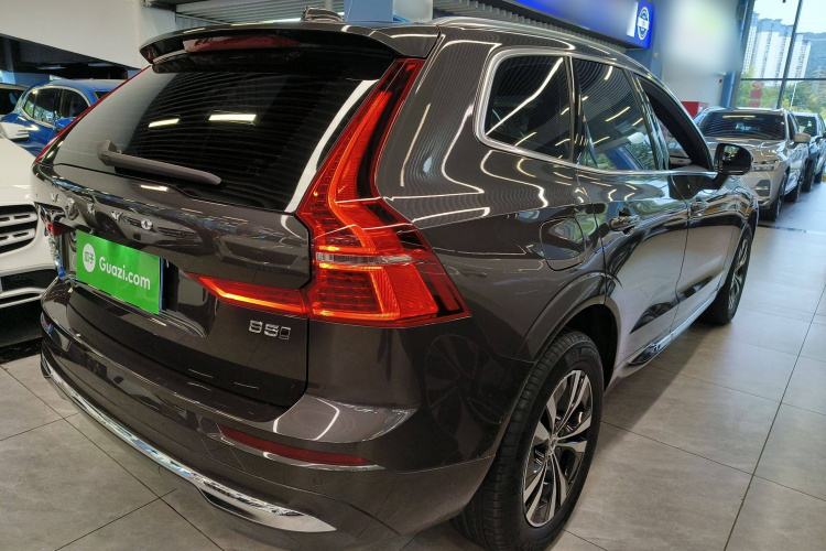 沃尔沃XC60 2025款 B5 四驱智逸豪华版车身外观7