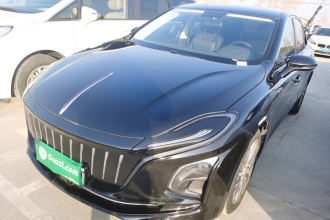 红旗E-QM5 2022款 431km 充电乐享版