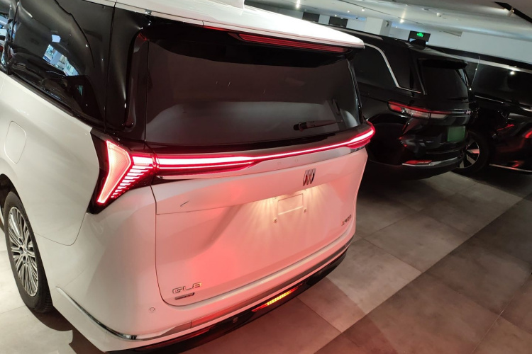 别克GL8新能源 2024款 陆尊 智享版 7座车身外观6