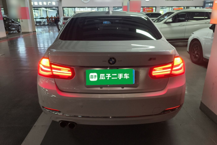 宝马3系 2018款 320Li 领先型豪华套装车身外观6