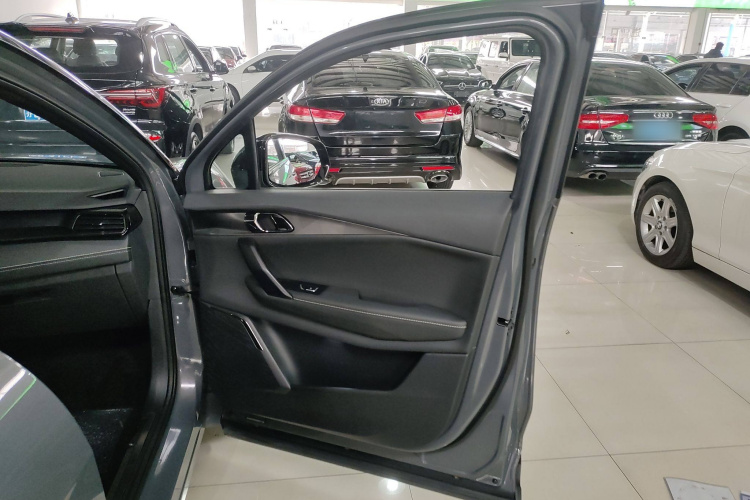 领克06 2023款 Remix 1.5T 劲Halo中控内饰7002