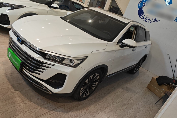 奔腾T77 2023款 1.5T 自动豪华型车身外观4