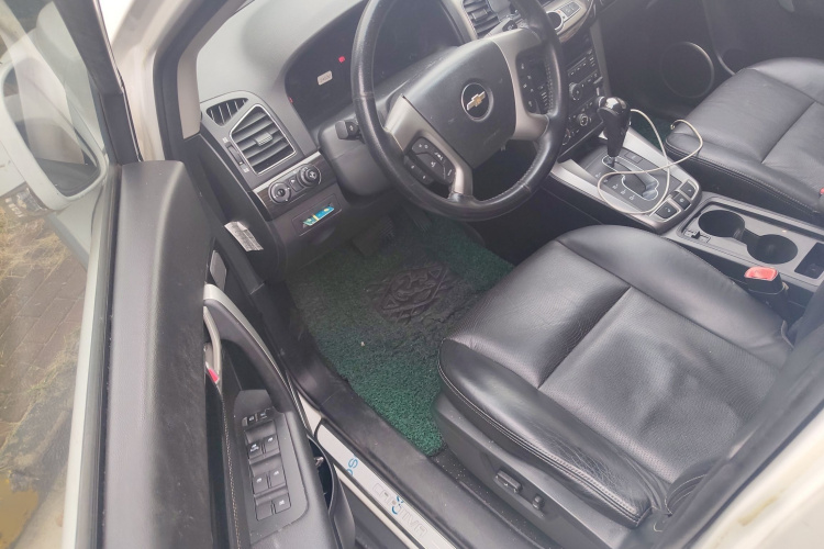 雪佛兰 科帕奇 2014款 2.4L 四驱旗舰版 7座中控内饰7003