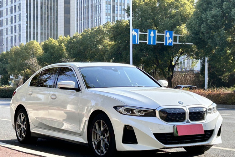 宝马i3 2023款 eDrive 40 L 曜夜套装车身外观6001