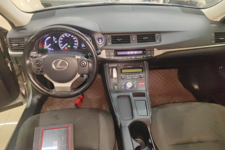 雷克萨斯CT 2017款 CT200h 精英版 单色 国V中控内饰12