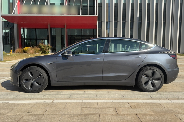 特斯拉 Model 3 2019款 标准续航后驱升级版车身外观6006