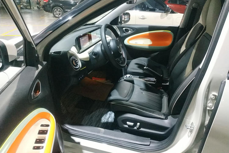 五菱汽车 五菱缤果 2023款 333km 快享款中控内饰7003