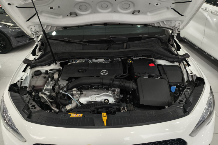 奔驰GLA 2023款 GLA 220机舱底盘24