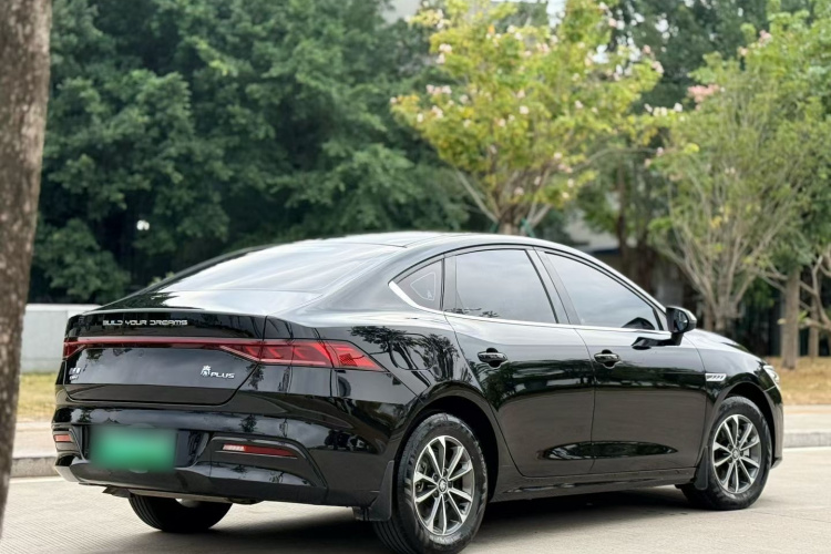 比亚迪 秦PLUS 2023款 冠军版 DM-i 55KM领先型车身外观6004