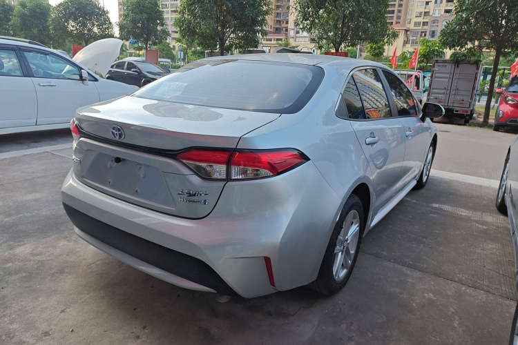 丰田 雷凌 2022款 双擎 1.8H E-CVT领先版车身外观7