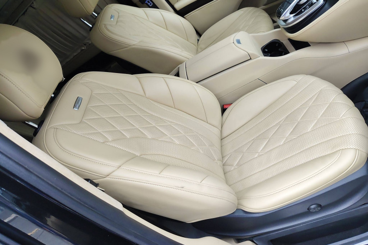 奔驰V级 2018款 V 260 L 尊贵加长版 国VI局部细节41