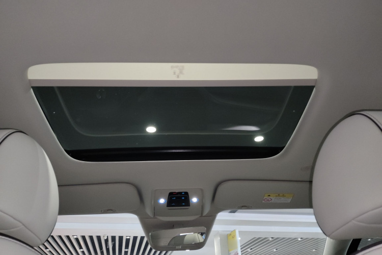 腾势D9 2024款 EV 620 尊享型中控内饰22