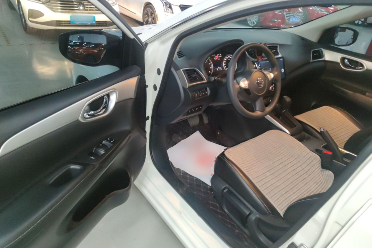 日产 轩逸 2024款 经典 1.6XE CVT舒适版中控内饰20