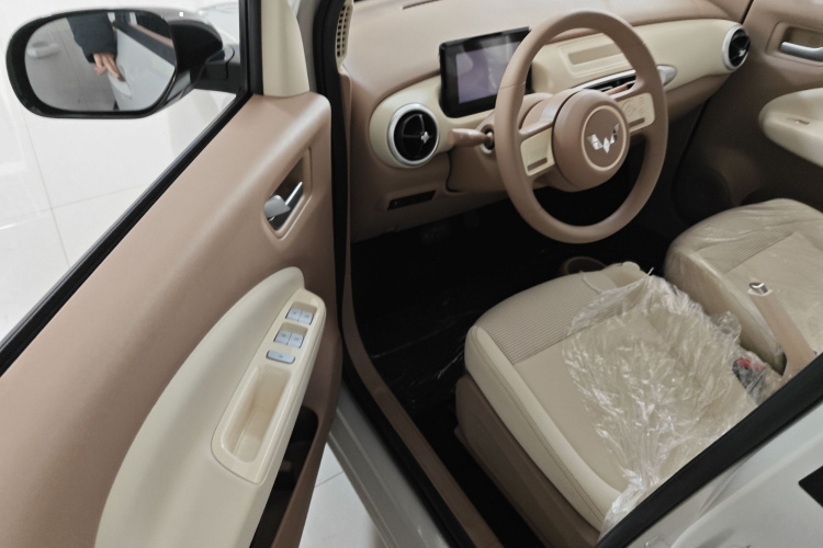 五菱汽车 宏光MINIEV 2025款 四门版 进阶款中控内饰7002