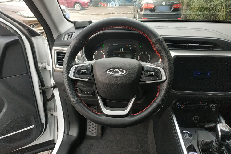 奇瑞 瑞虎8 2018款 1.5TCI 手动豪华型 7座中控内饰13