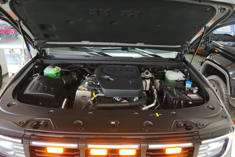 北京越野 北京BJ40 2024款 2.0D 全新刀锋英雄穿越者机舱底盘24