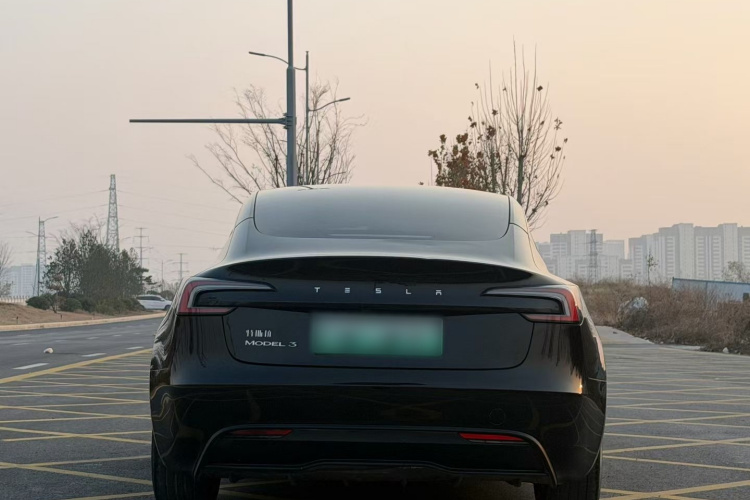 特斯拉 Model 3 2023款 后轮驱动版车身外观6005