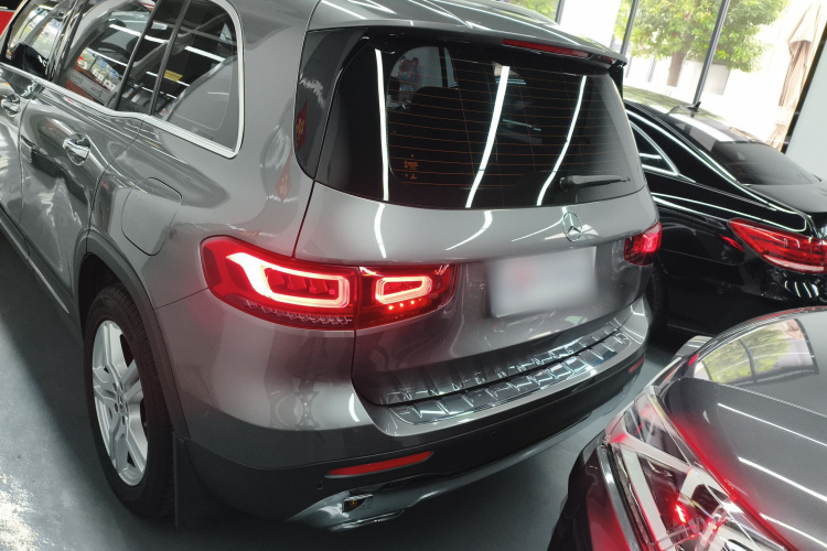 奔驰GLB 2021款 GLB 200 动感型车身外观6