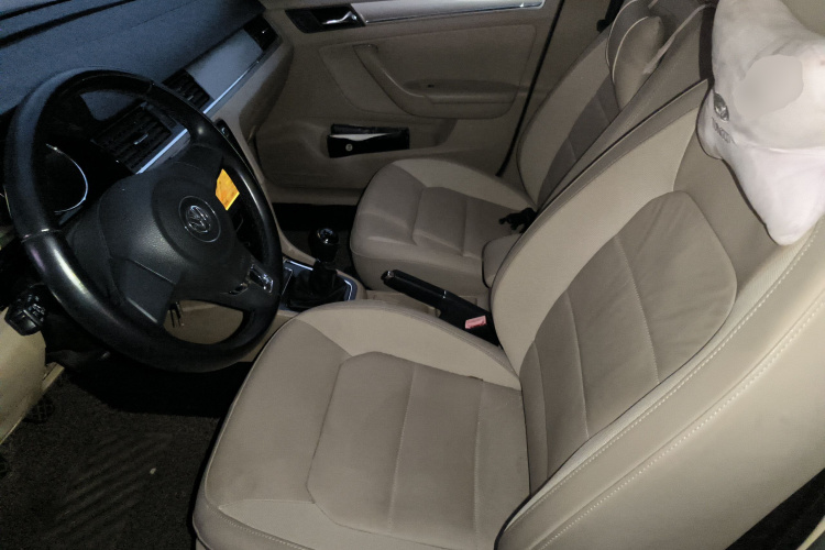 大众 宝来 2014款 1.6L 手动舒适型中控内饰19