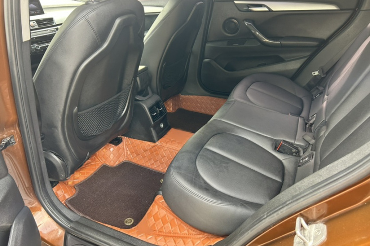 宝马X1 2016款 sDrive18Li 时尚型局部细节9002