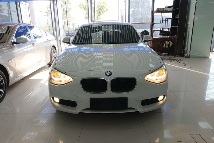 宝马1系(进口) 2013款 改款 116i 领先型车身外观2