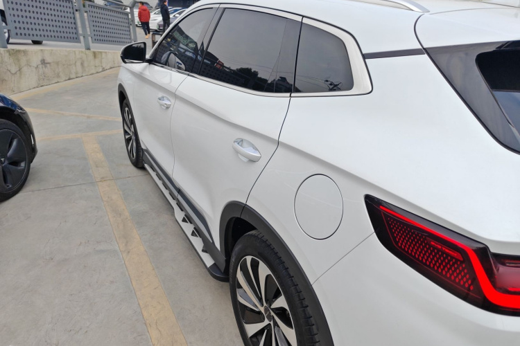 比亚迪 宋PLUS新能源 2023款 冠军版 DM-i 110KM 旗舰PLUS车身外观6003