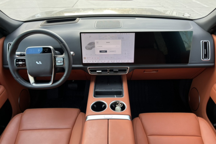 理想汽车 理想L8 2023款 Pro中控内饰7006