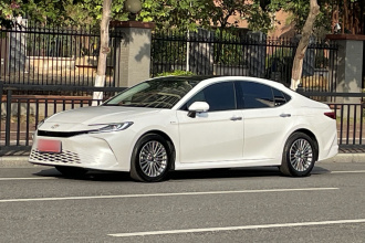 丰田 凯美瑞 2024款  双擎 2.0HG 尊贵版