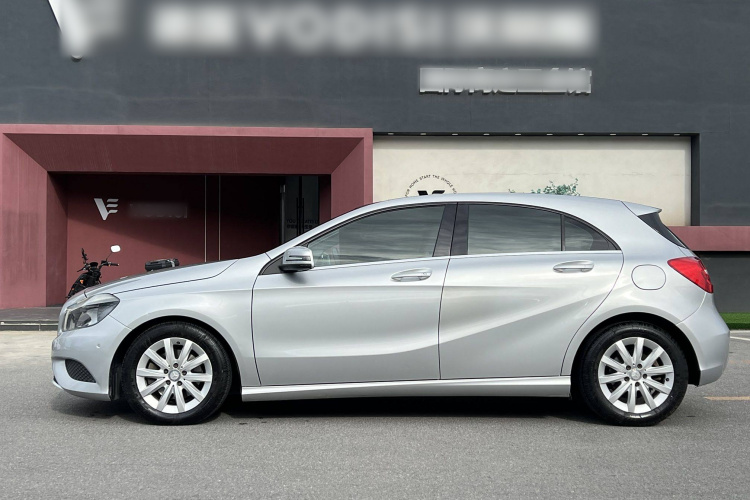 奔驰A级(进口) 2013款 A 180 时尚型车身外观6003