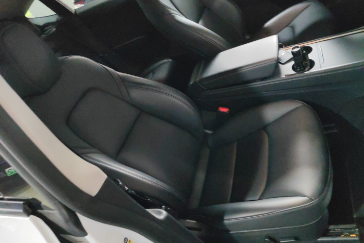 特斯拉 Model Y 2022款 改款 后轮驱动版局部细节41