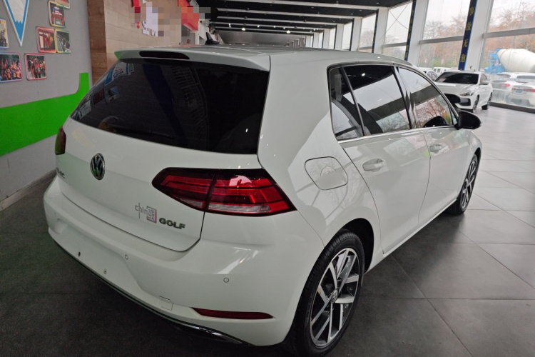 大众 高尔夫 2020款 挚爱版 200TSI DSG舒适型进取版车身外观7