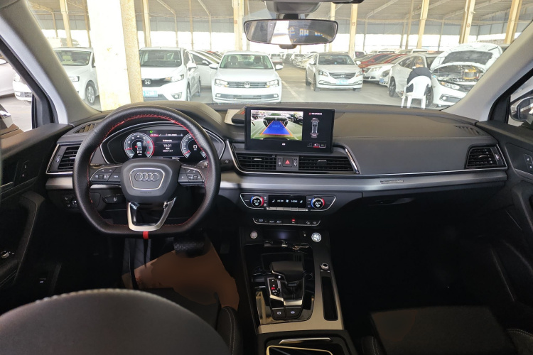 奥迪Q5L 2022款 40T 时尚动感型中控内饰12