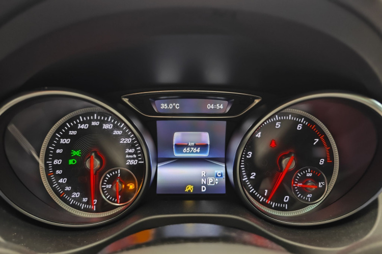 奔驰GLA 2018款 GLA 200 动感型局部细节14