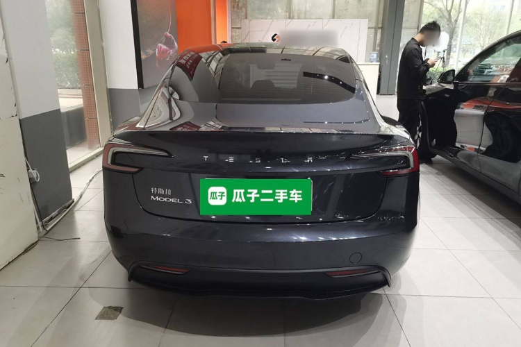 特斯拉 Model 3 2023款 后轮驱动版车身外观6