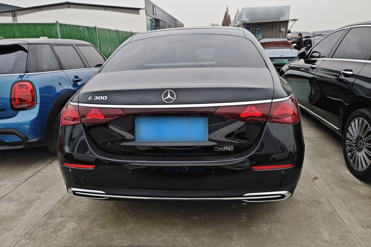 奔驰E级 2024款 E 260 L车身外观6