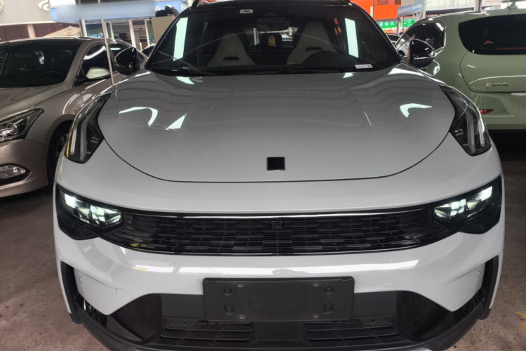 领克01 2023款 1.5TD EM-F 晨曦车身外观2