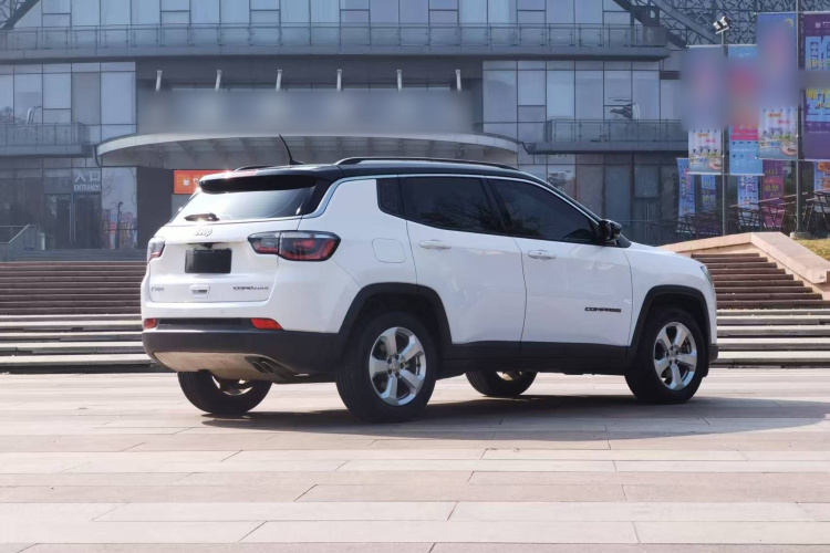 Jeep 指南者 2020款 220T 自动精英版车身外观6007