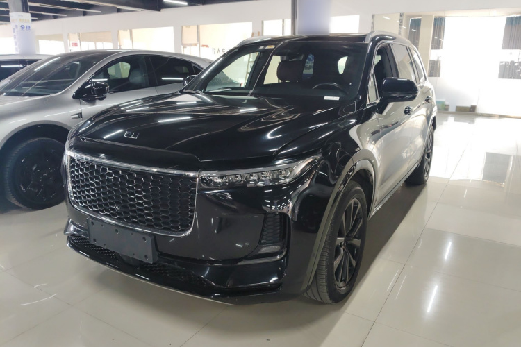 理想汽车 理想ONE 2021款 增程6座版车身外观1