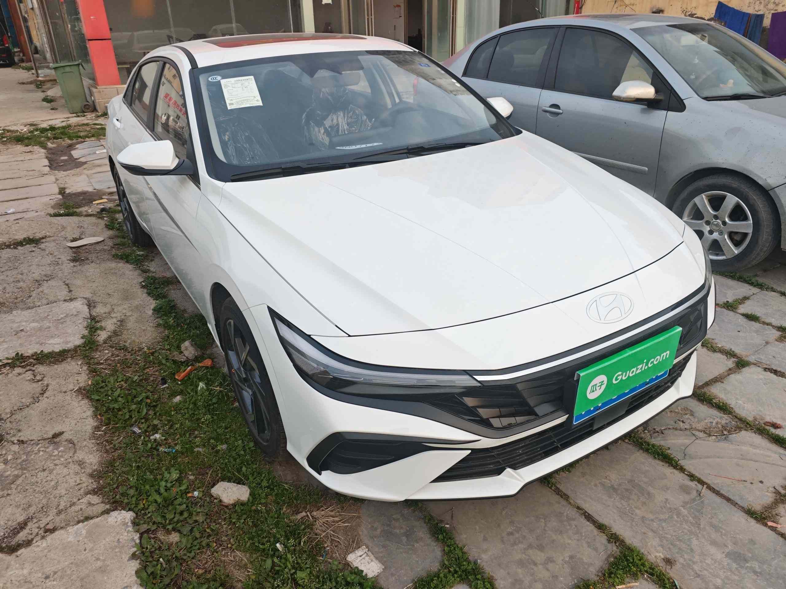现代 伊兰特 2023款 1.5L CVT LUX尊贵版(5)