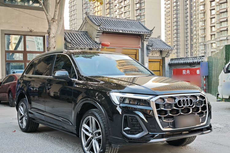 奥迪Q7 2024款 45 TFSI quattro S line运动型车身外观6002