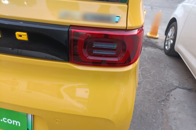 五菱汽车 宏光MINIEV 2021款 马卡龙时尚款 磷酸铁锂车身外观6006