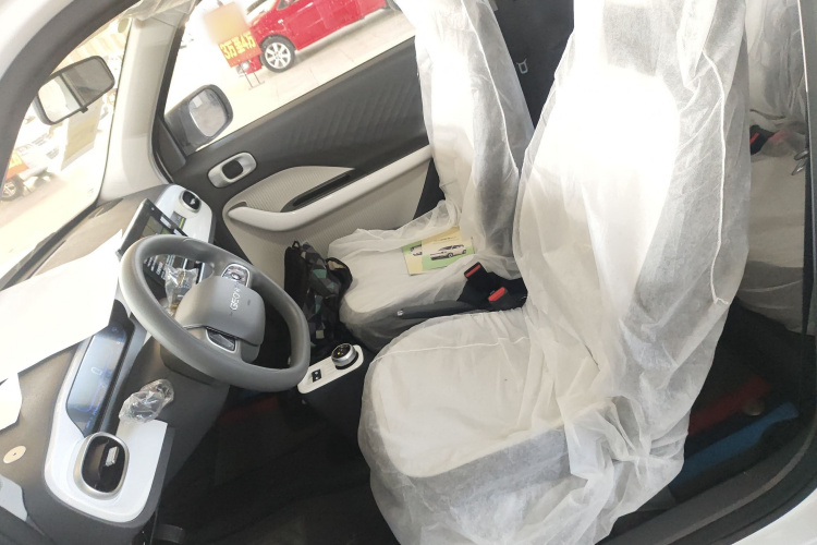 吉利银河 熊猫 2025款 210km 元气熊中控内饰19