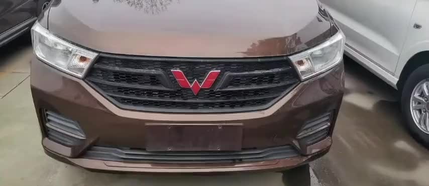 五菱汽车 五菱宏光 2019款 1.5L S标准型国VI LAR实拍1