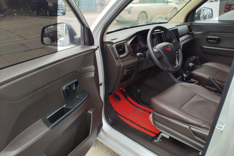 五菱汽车 五菱宏光V 2022款 1.5L劲取版电动助力LAR中控内饰20