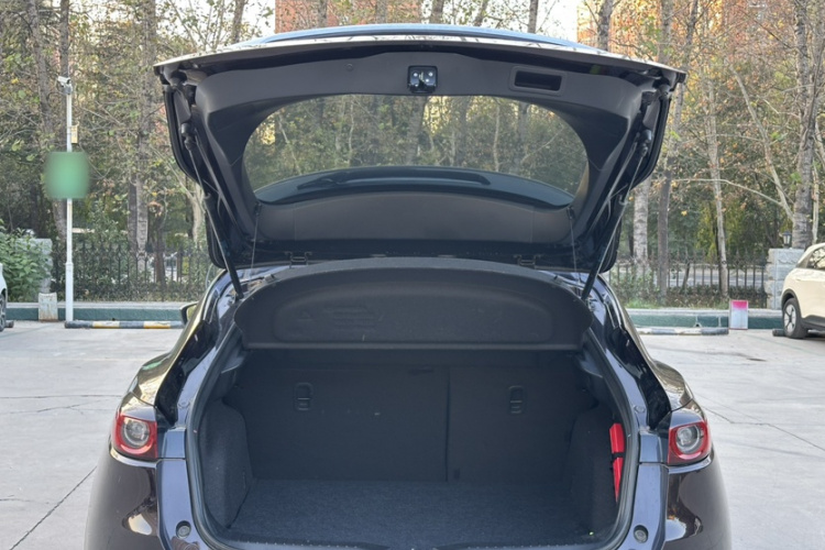 马自达CX-4 2021款 2.0L 自动两驱蓝天活力版局部细节23